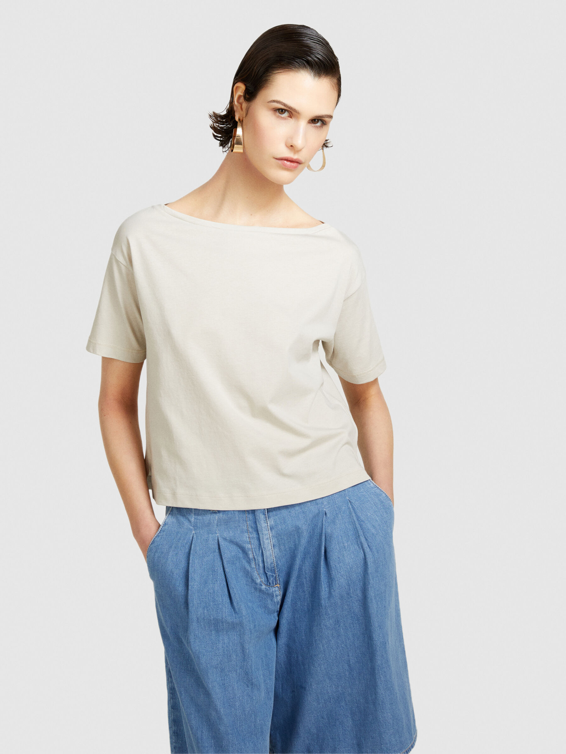 T-shirt with boat neck Women image number null
