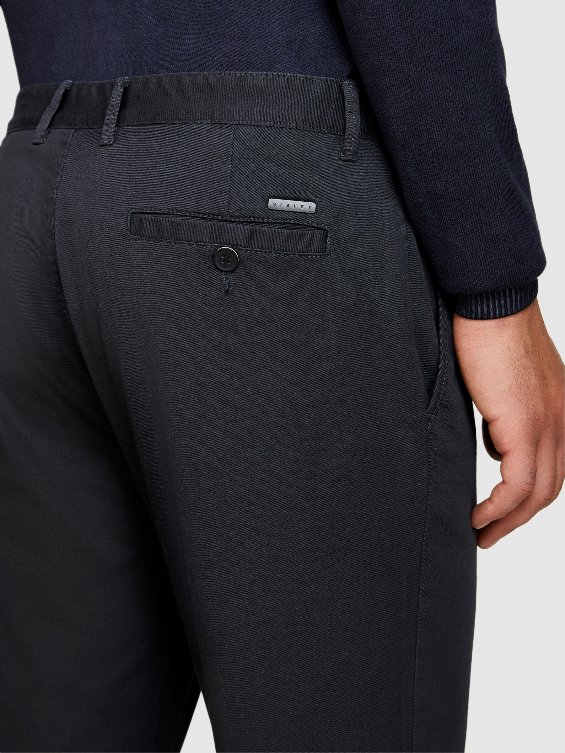TROUSERS Men image number null