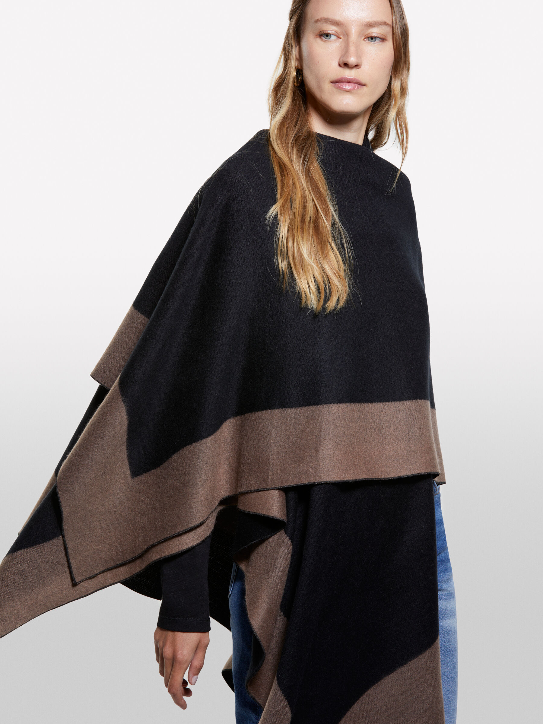 CAPE Women image number null