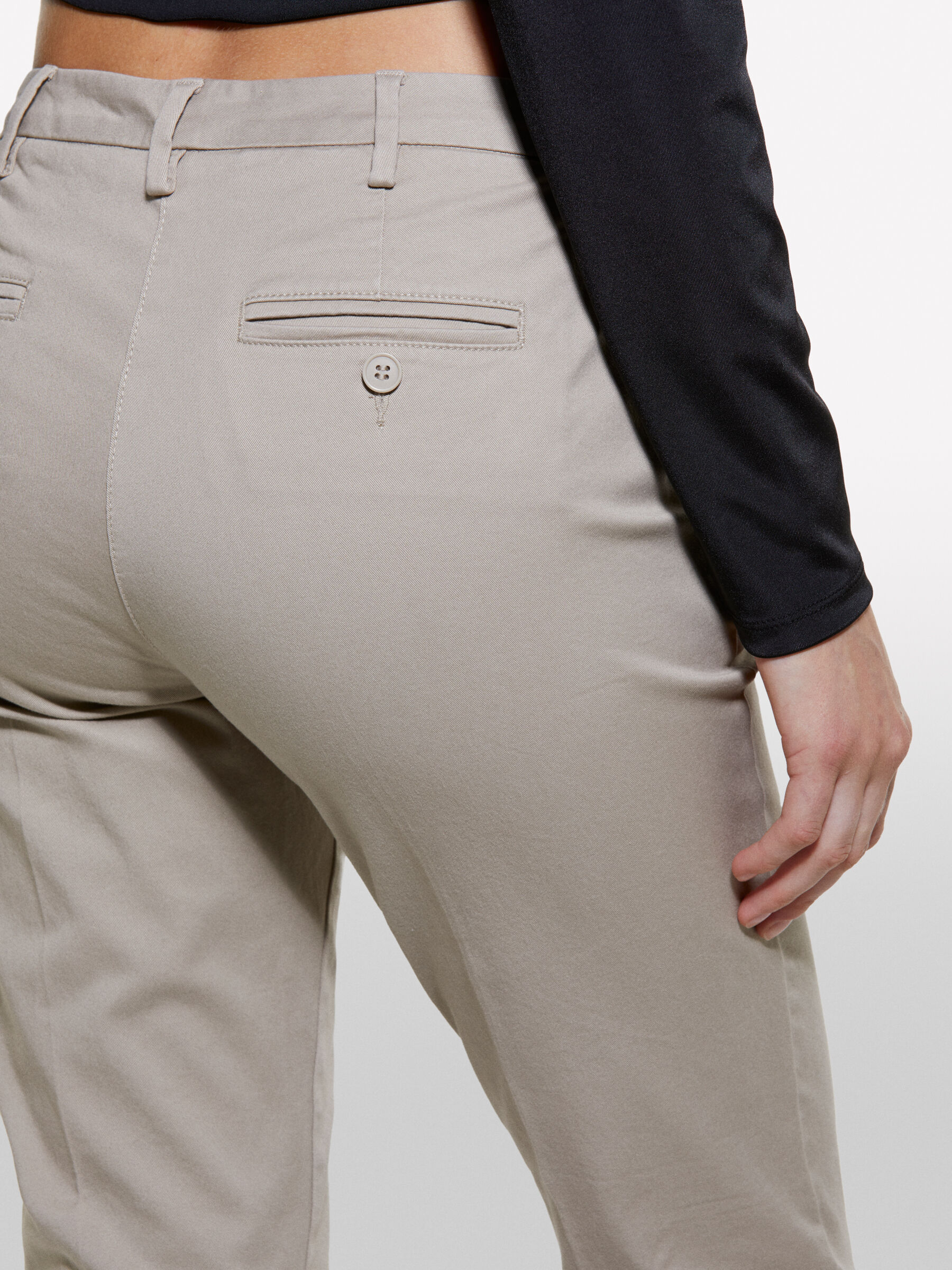 Beige chinos Beige Sisley