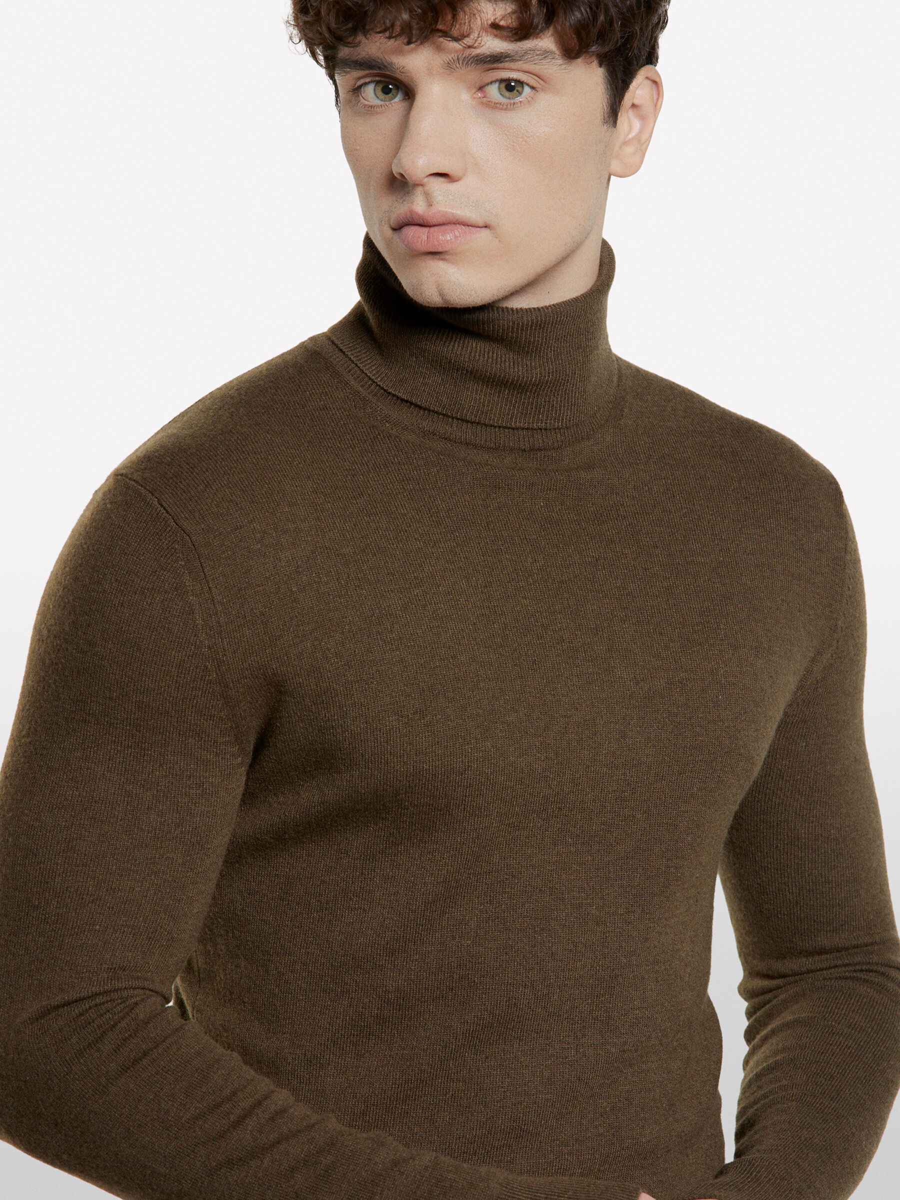 TURTLE NECK SW. L/S Men image number null