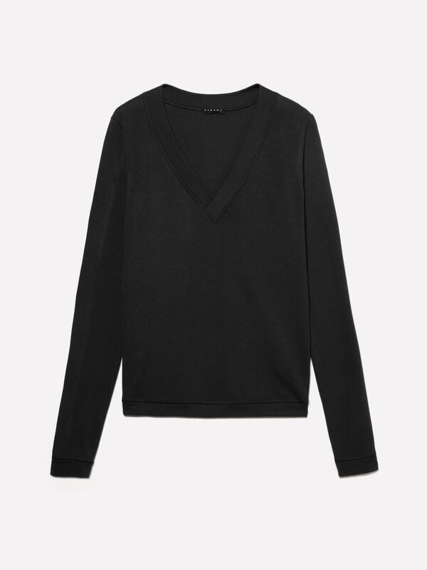 Black slim fit long sleeve t-shirt Black slim fit long sleeve t-shirt - women's long sleeve t-shirts | Sisley