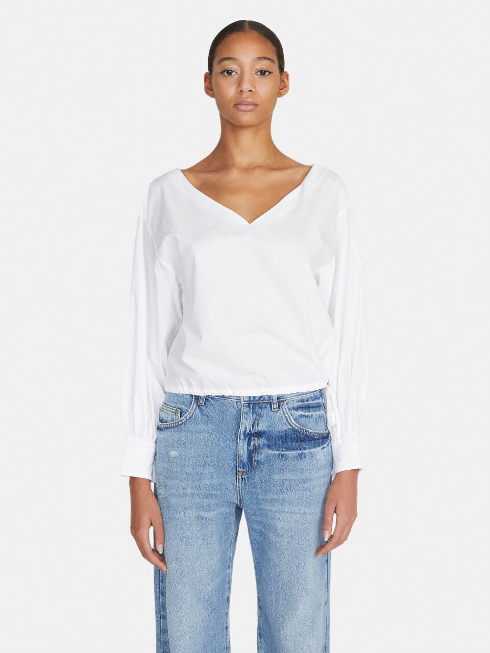 Cropped blouse with drawstring