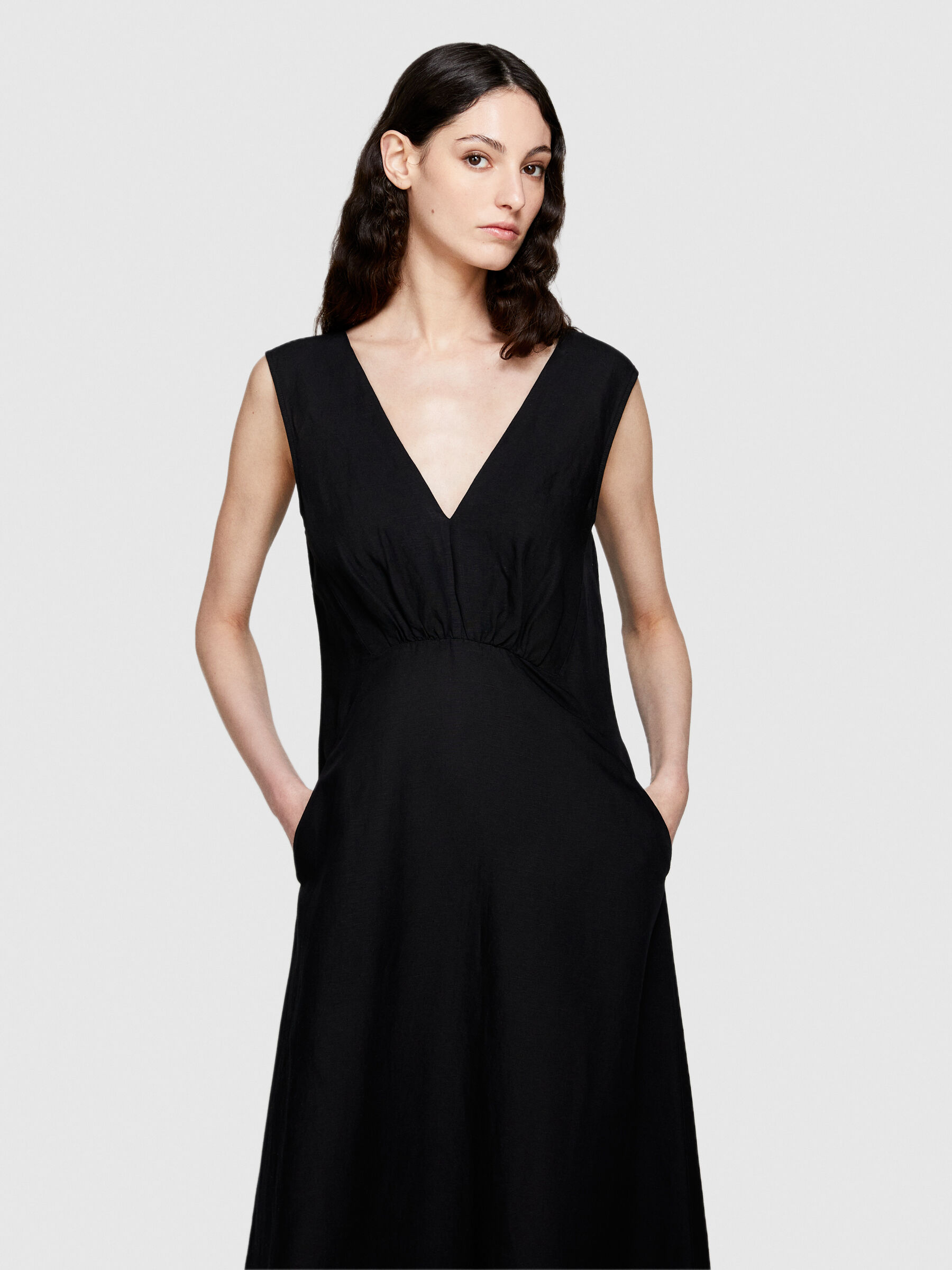 Long sleeveless dress Women image number null