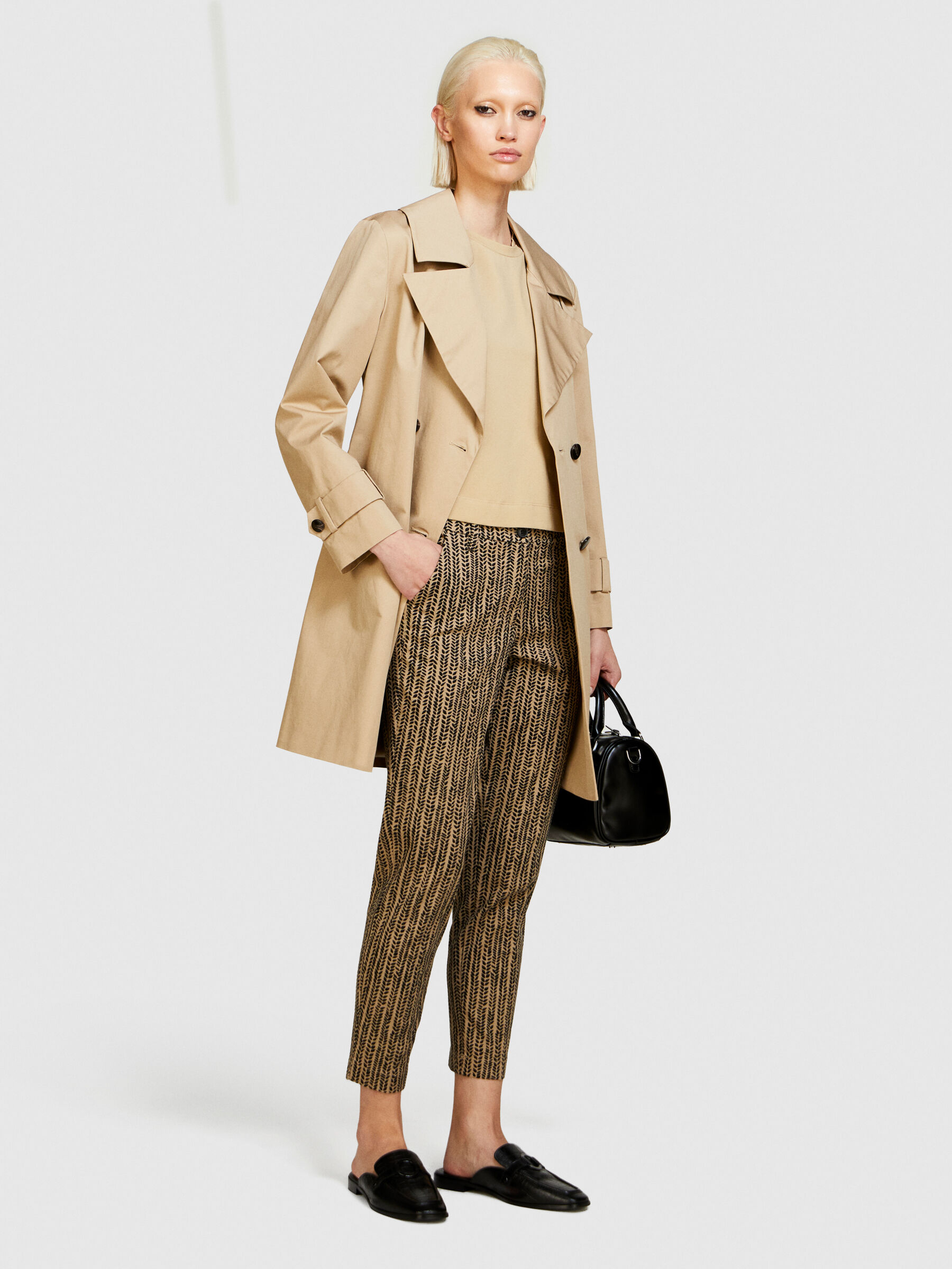 Printed cigarette trousers Women image number null