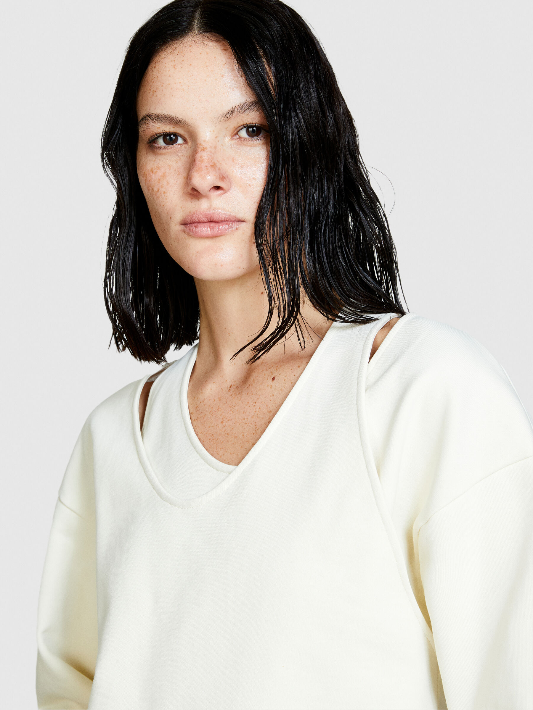 Off-the-shoulder sweatshirt, Creamy White - Sisley