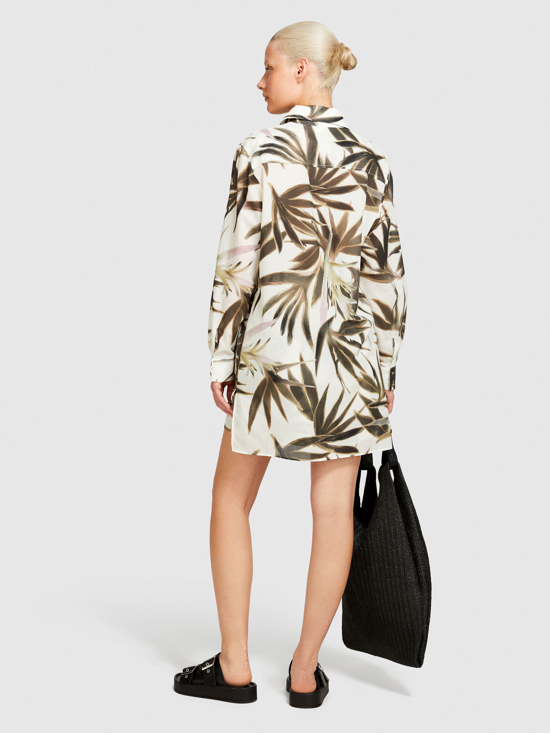 Oversized printed shirt Women image number null