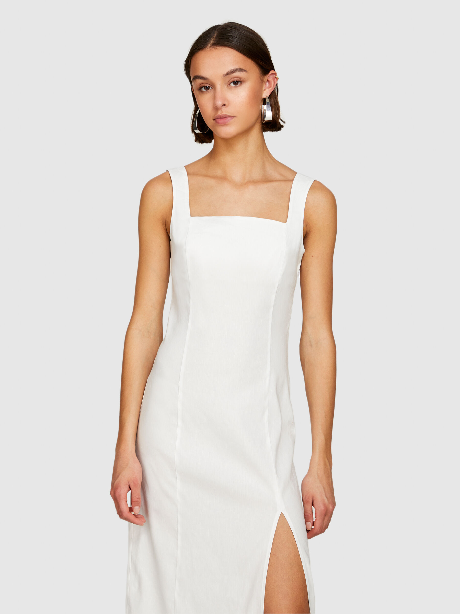 Fitted dress with slit, White - Sisley