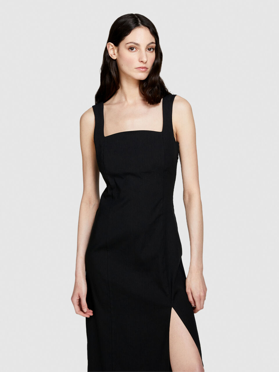 Fitted dress with slit Women image number null