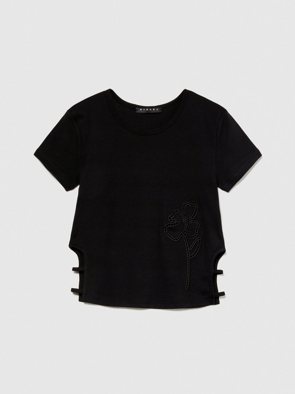 T-shirt with embroidery and cut-out Junior Girl image number null