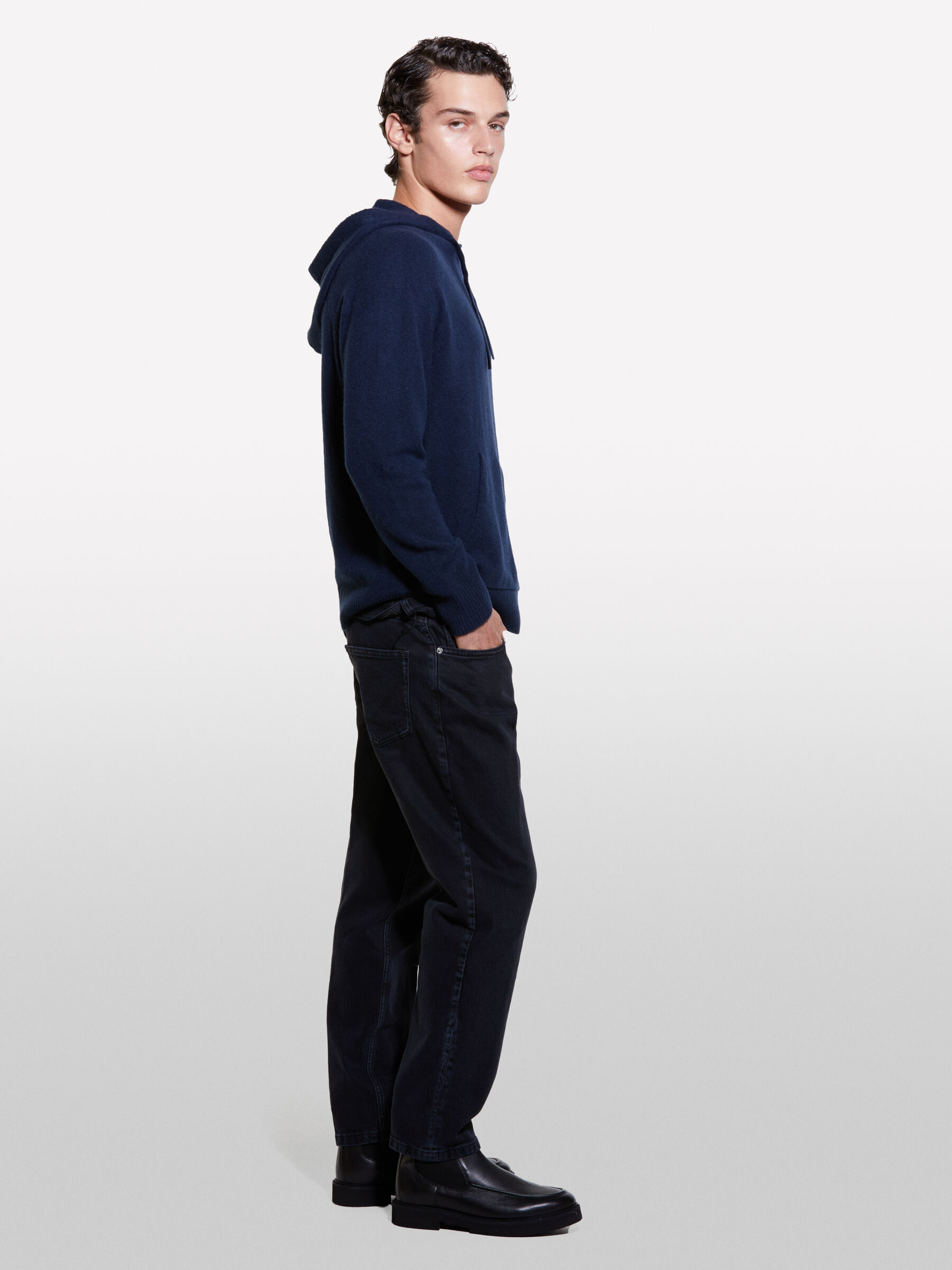 SWEATER W/HOOD Men image number null