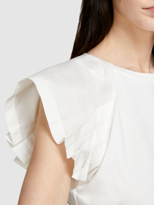 T-shirt with ruffles - women's short sleeve t-shirts | Sisley