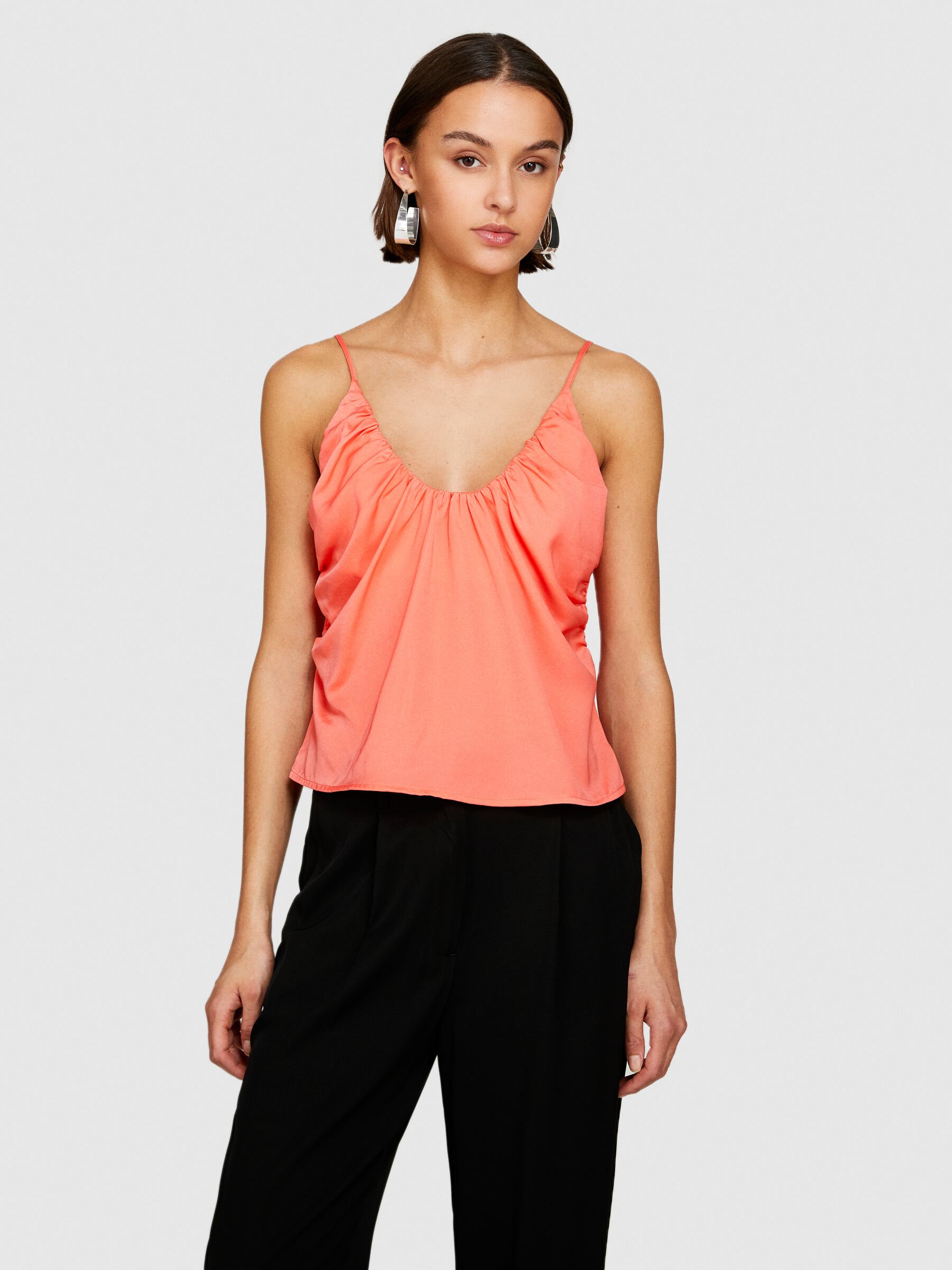 Top with curl, Coral - Sisley