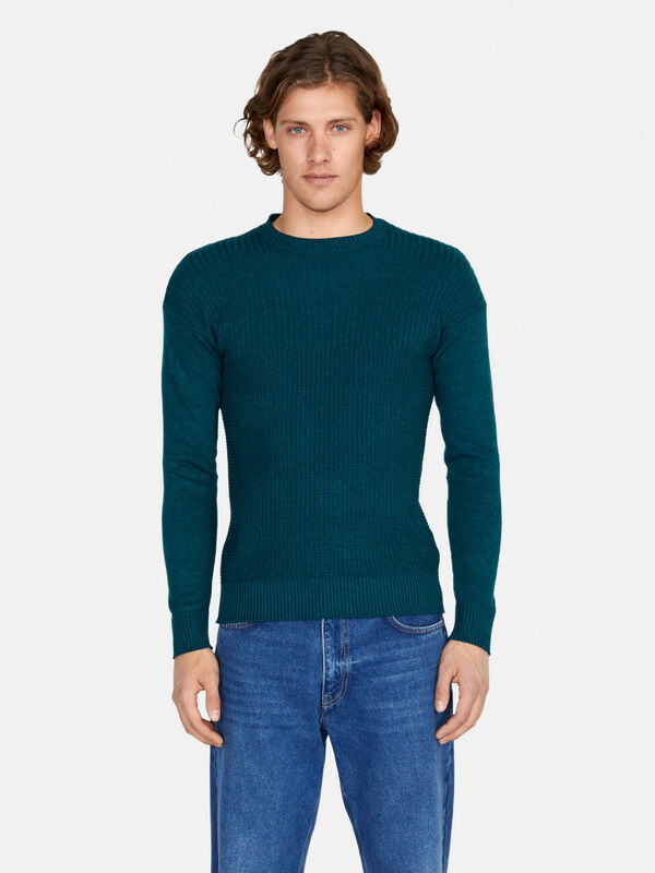 Sweater with stitching features Men