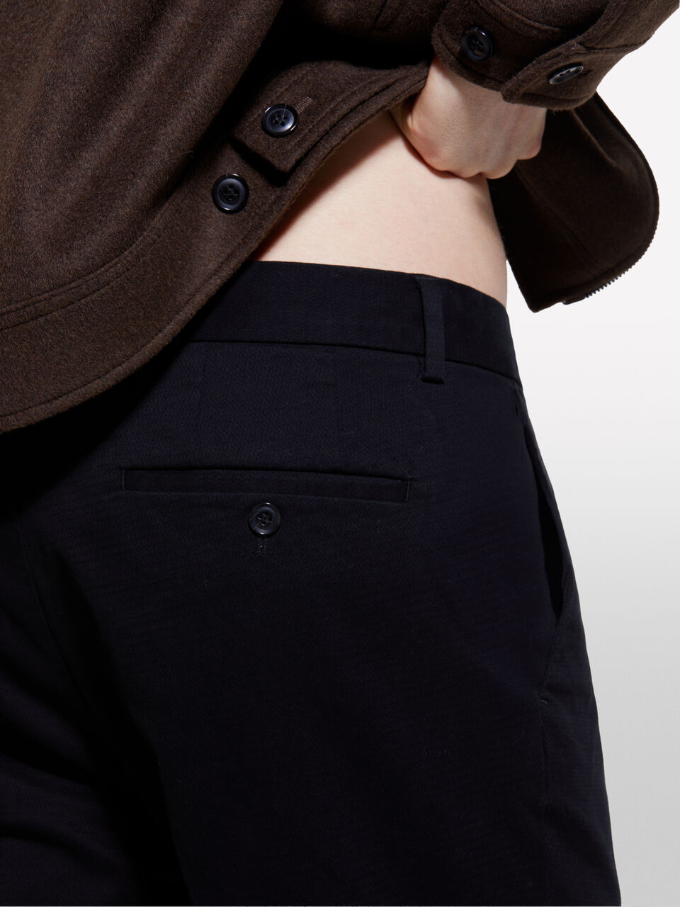 TROUSERS Men image number null