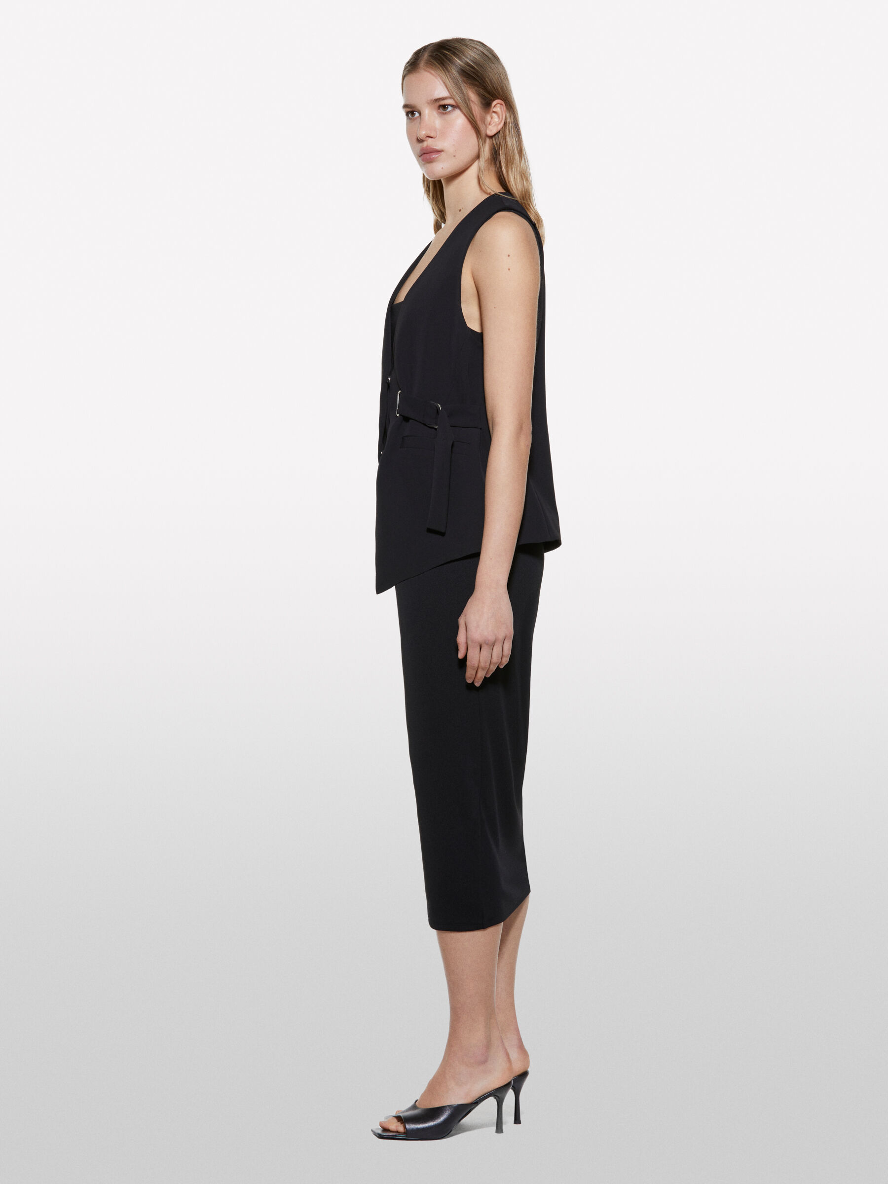 Vest with belt, Black - Sisley