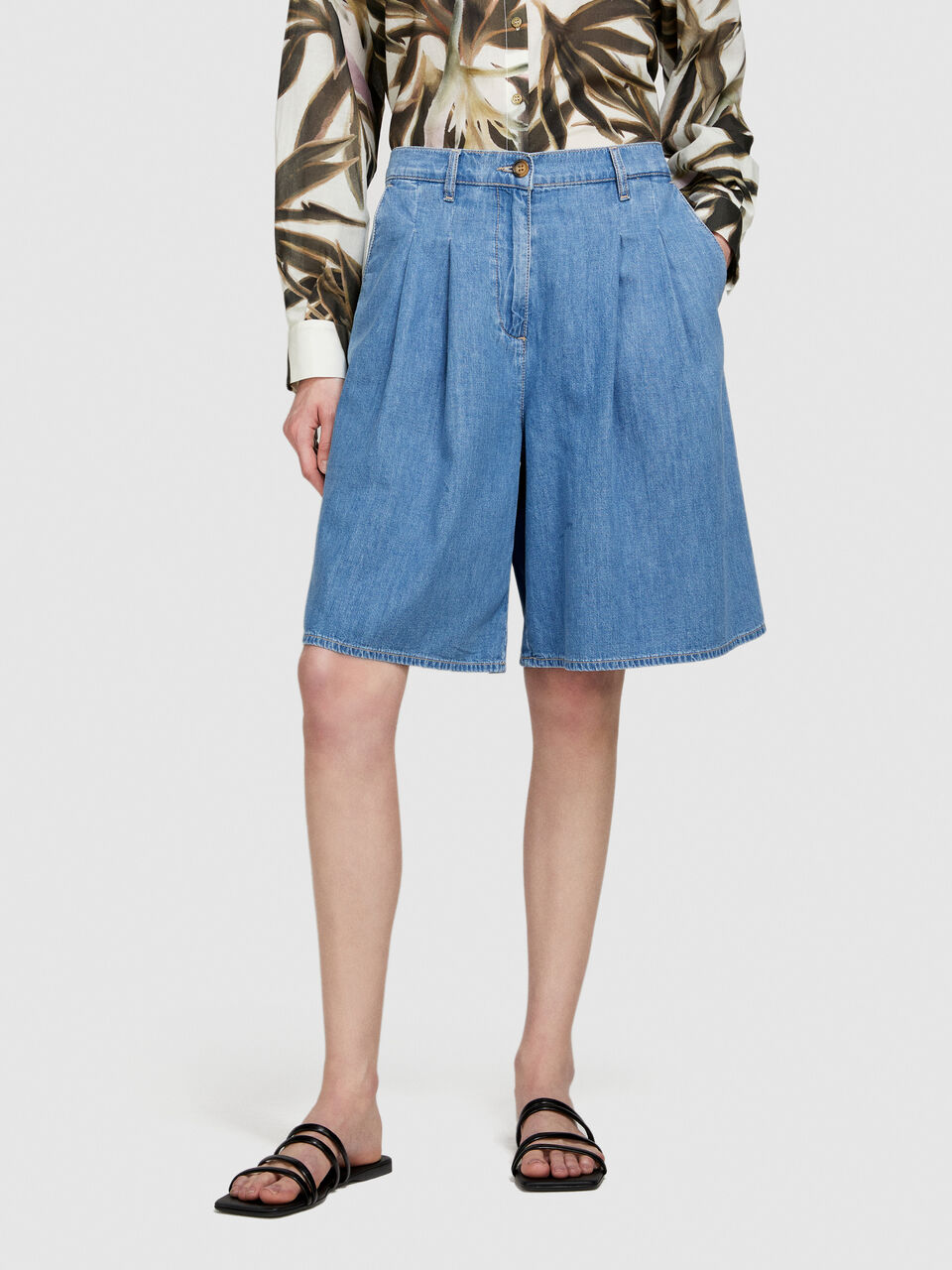 Bermudas in chambray Women image number null