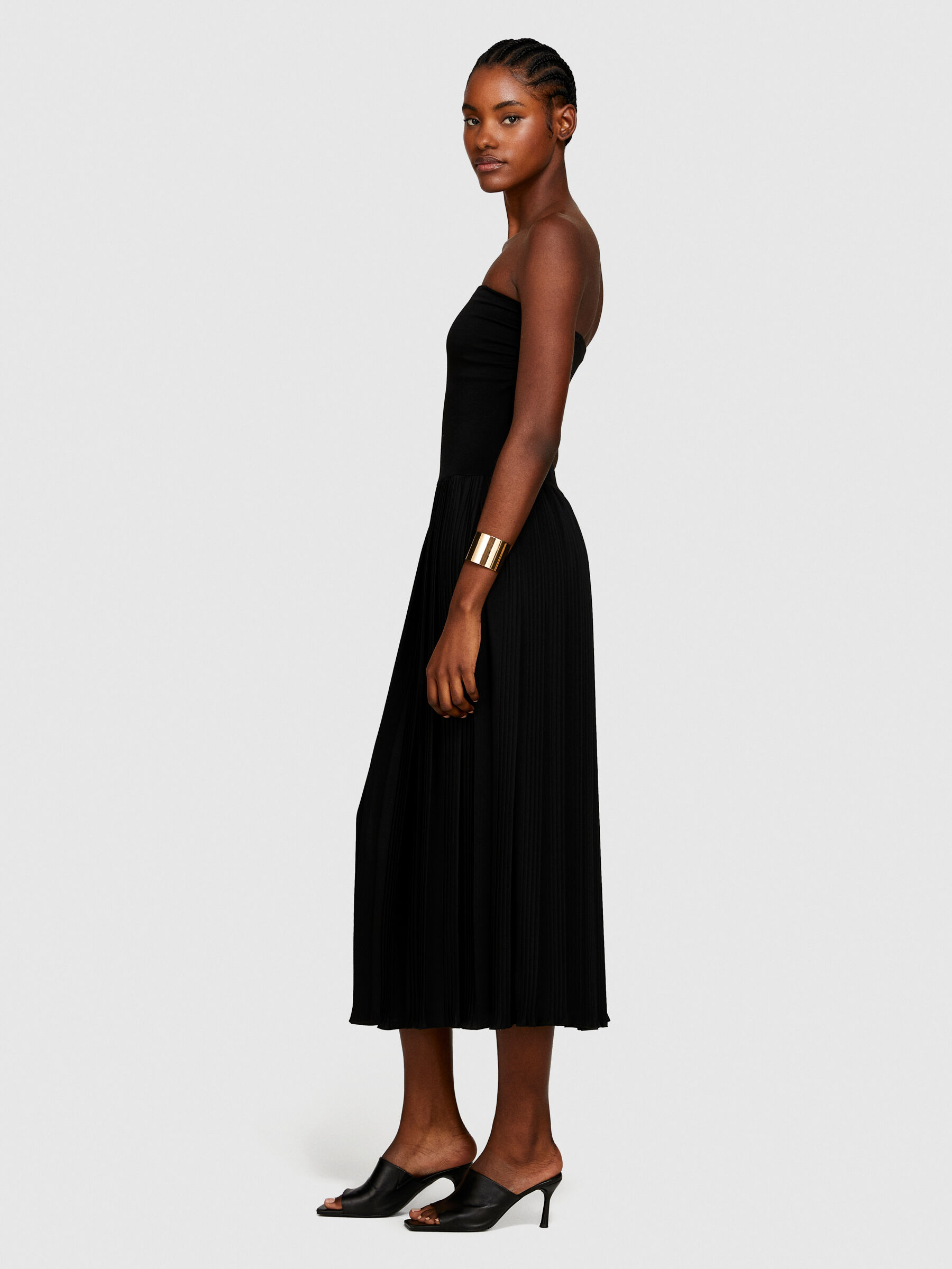 theredthread S oval pleats dress ブラック Women's Long black pleated dress | The Kooples