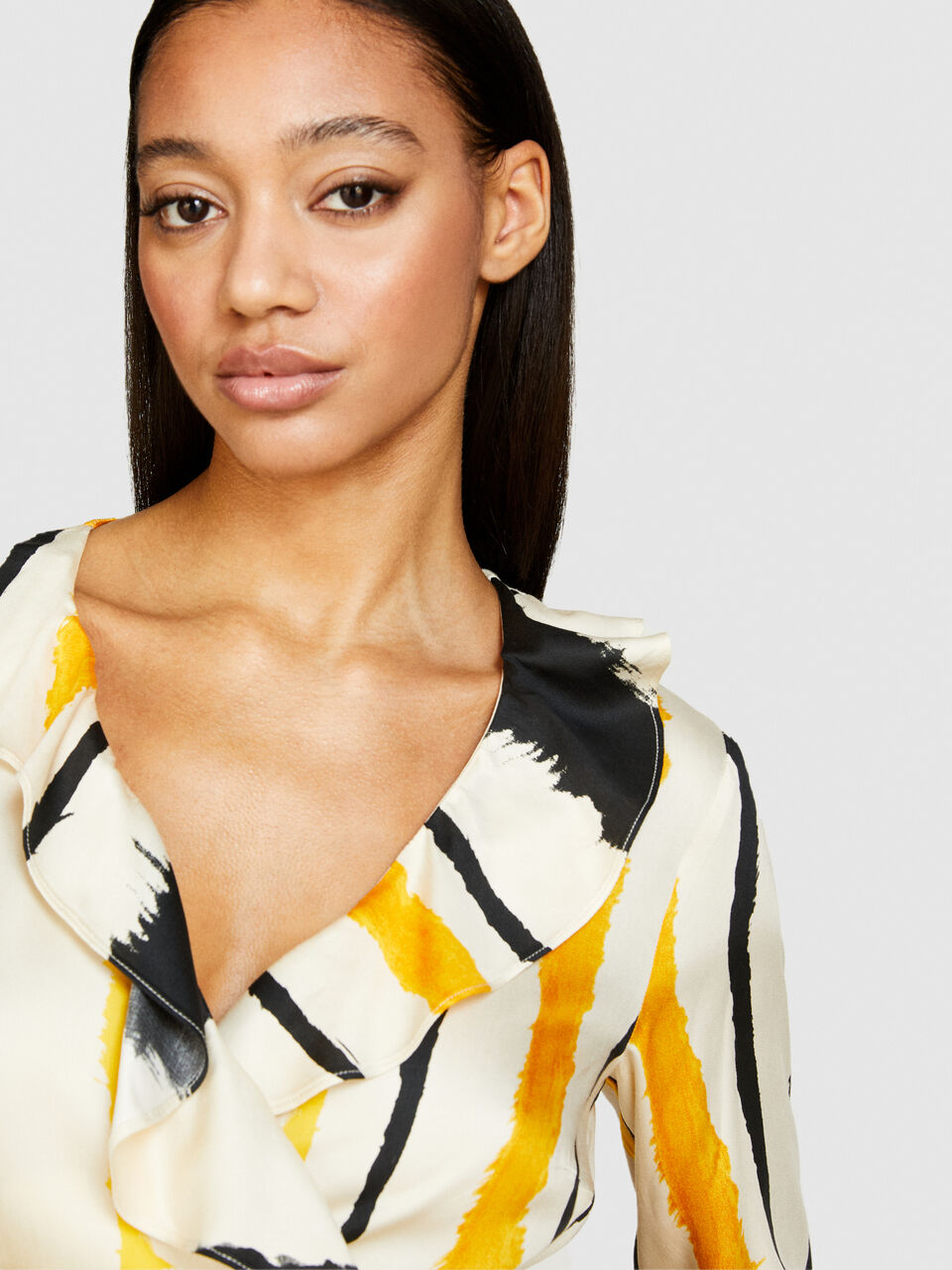 Crisscross blouse with frill Women image number null