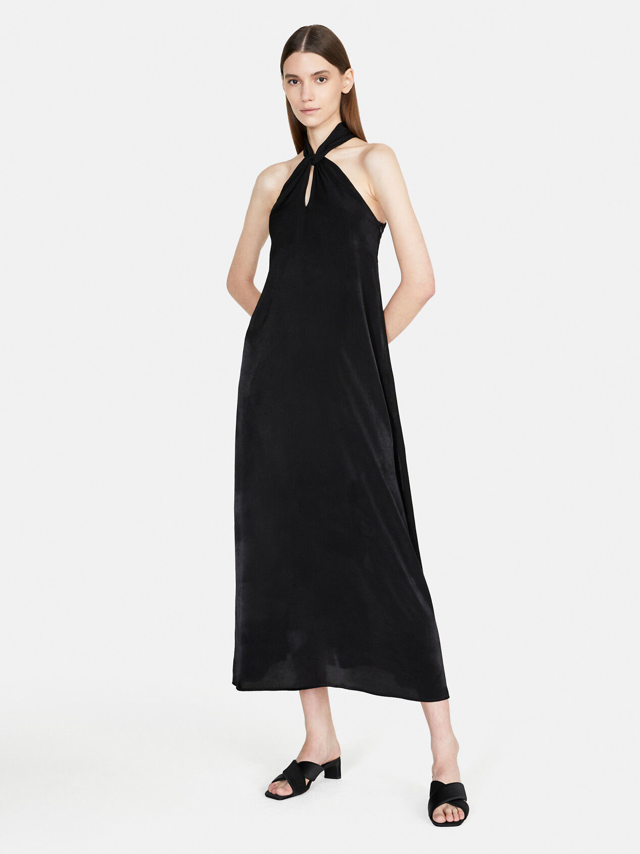 Long dress with torchon, Black - Sisley