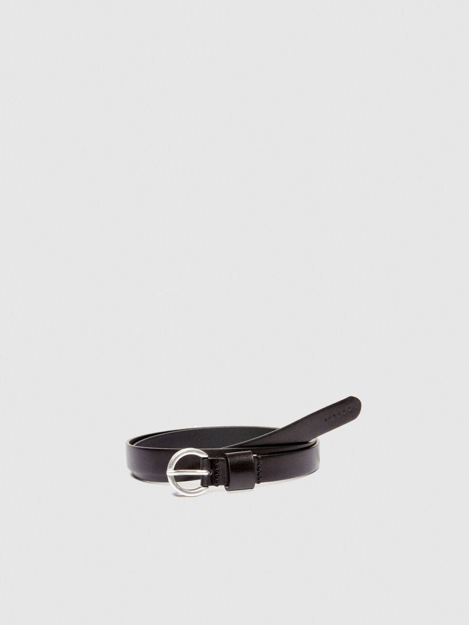 Low-hanging leather belt Women image number null