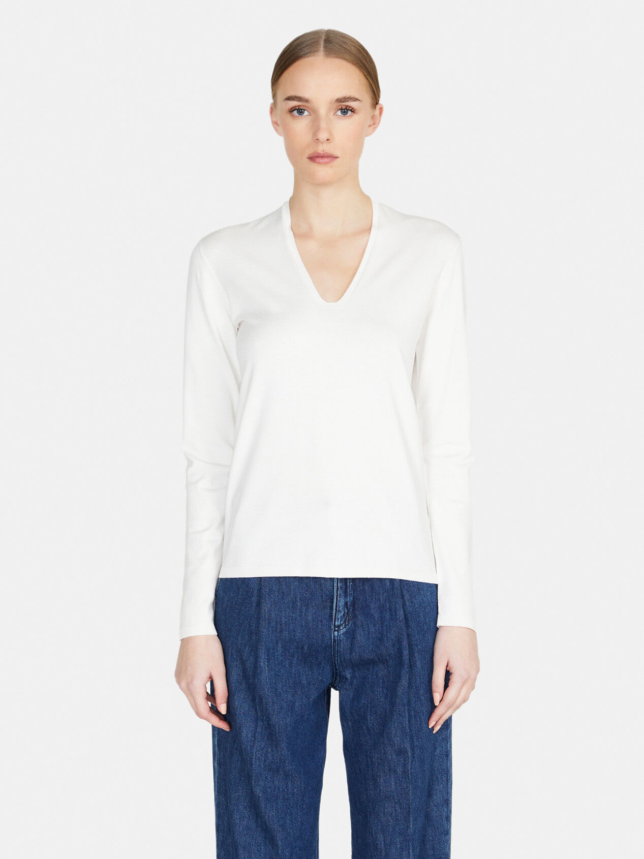 Sweater with plunging neckline Creamy White Sisley