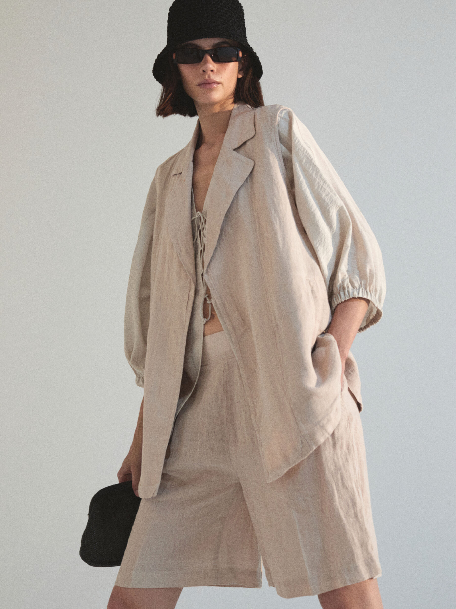 100% linen bermudas Women image number null