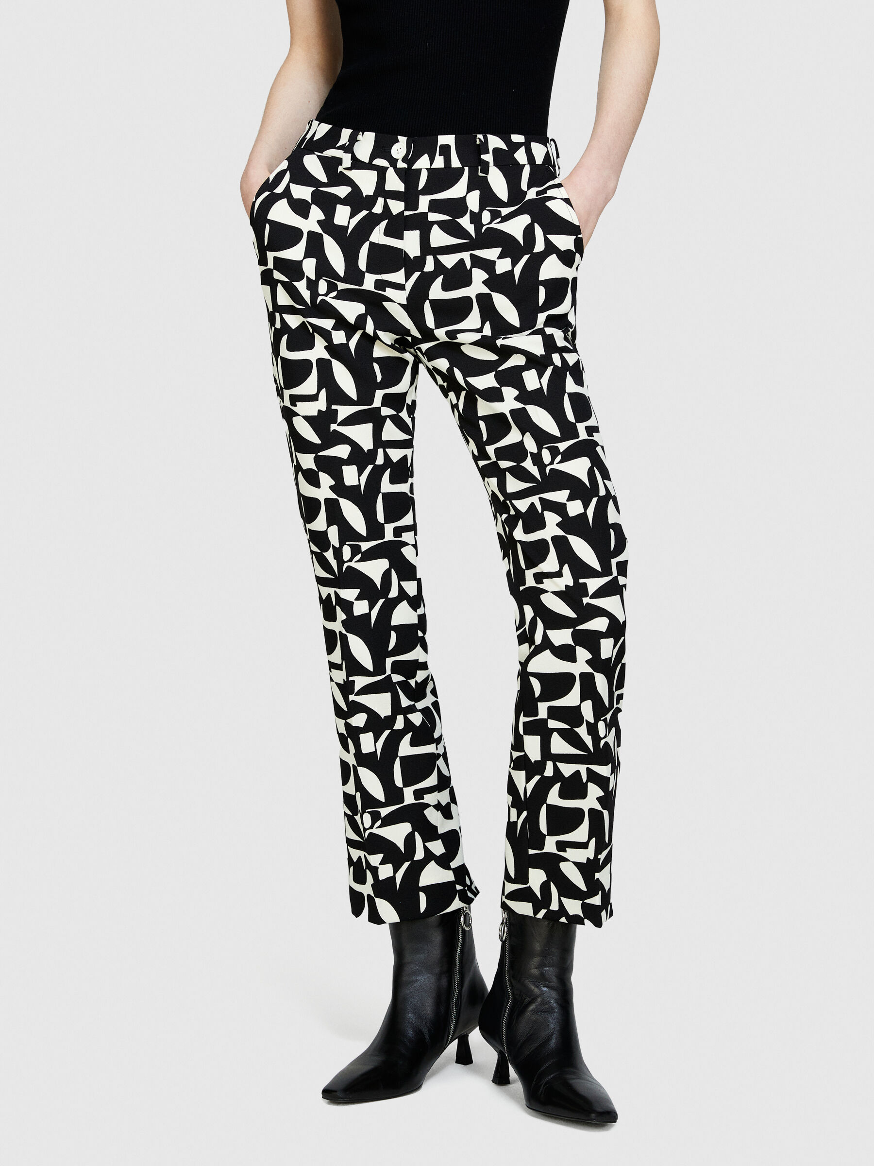 Printed cigarette trousers Women image number null
