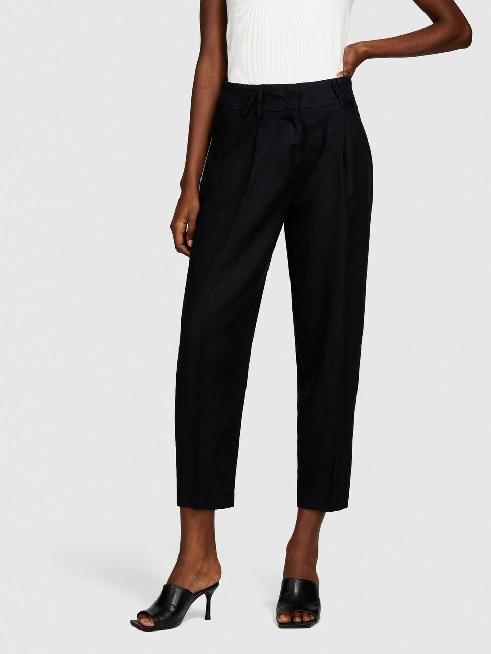 100% linen barrel leg trousers Women image number null