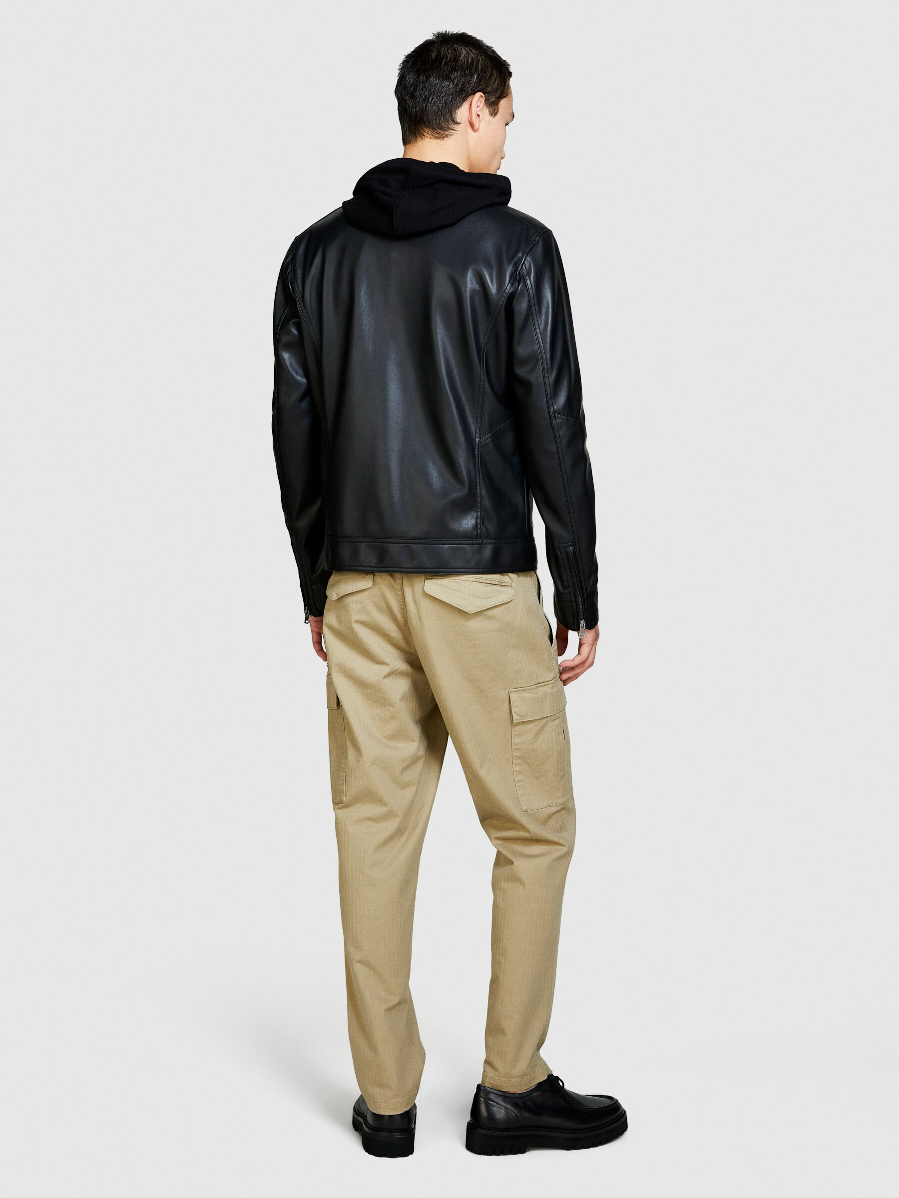 Trousers with pockets Men image number null