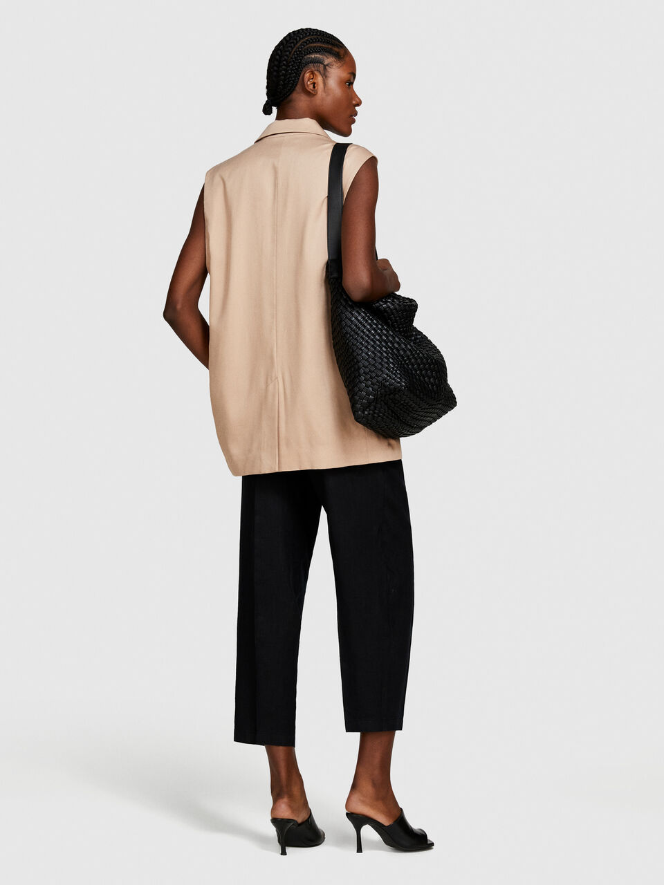 100% linen barrel leg trousers Women image number null