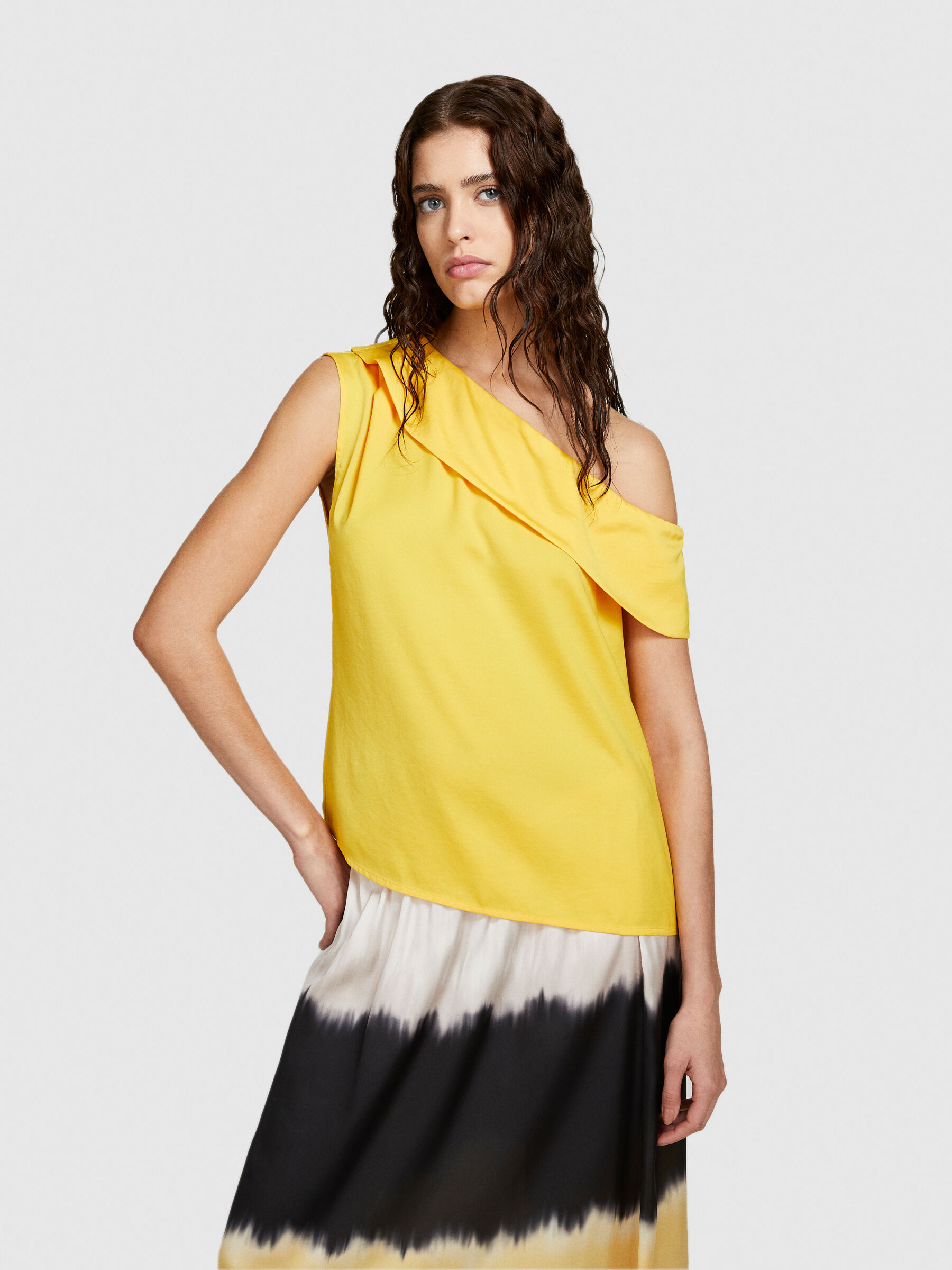 Top yellow 2025