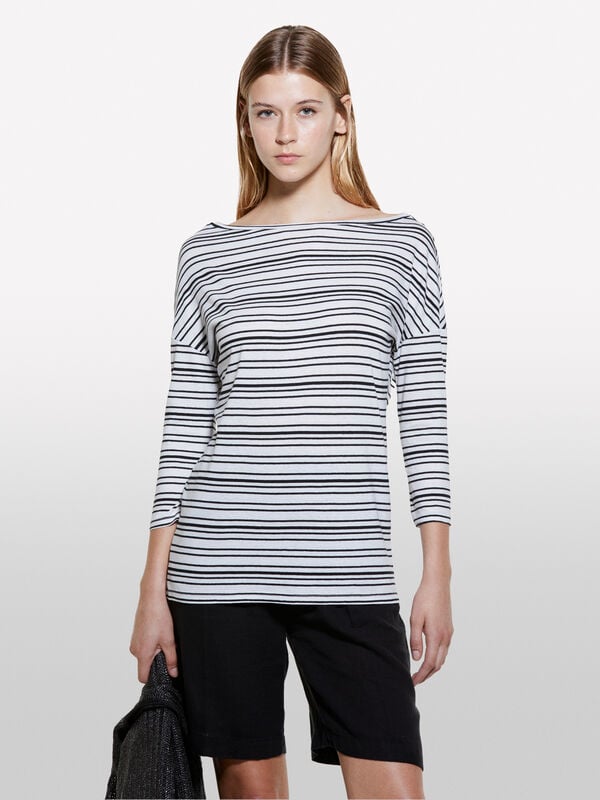 Striped t-shirt with boat neck Striped t-shirt with boat neck - women's long sleeve t-shirts | Sisley