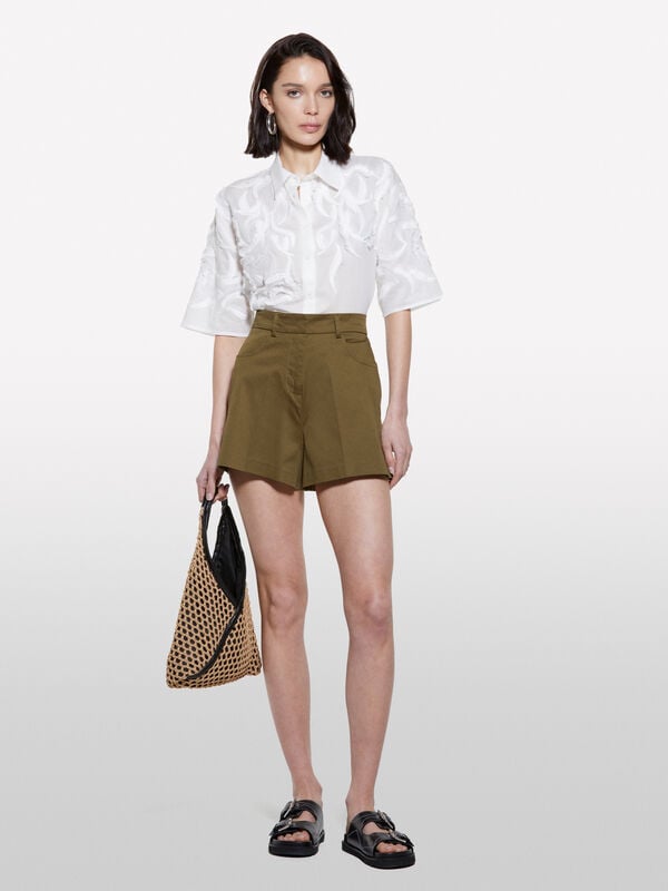 Military green high-waisted shorts Military green high-waisted shorts - women's shorts | Sisley