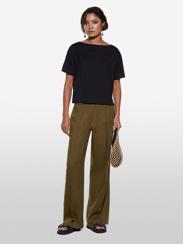 Black boxy fit cropped t-shirt Black boxy fit cropped t-shirt - women's short sleeve t-shirts | Sisley