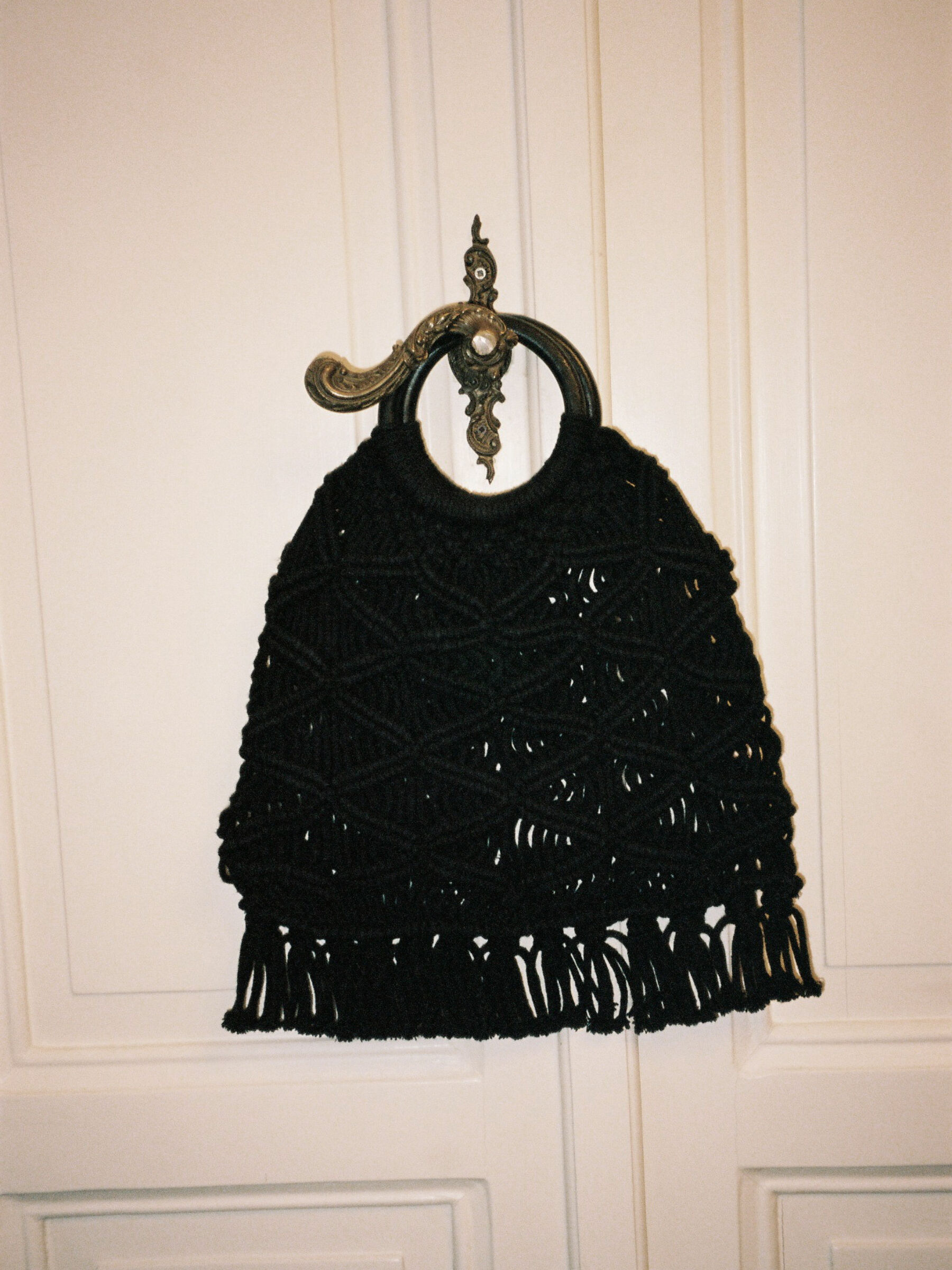 【Garments Fab】Crochet Tassel Mini Bag (BLACK) Crochet bag with fringe, Black - Sisley