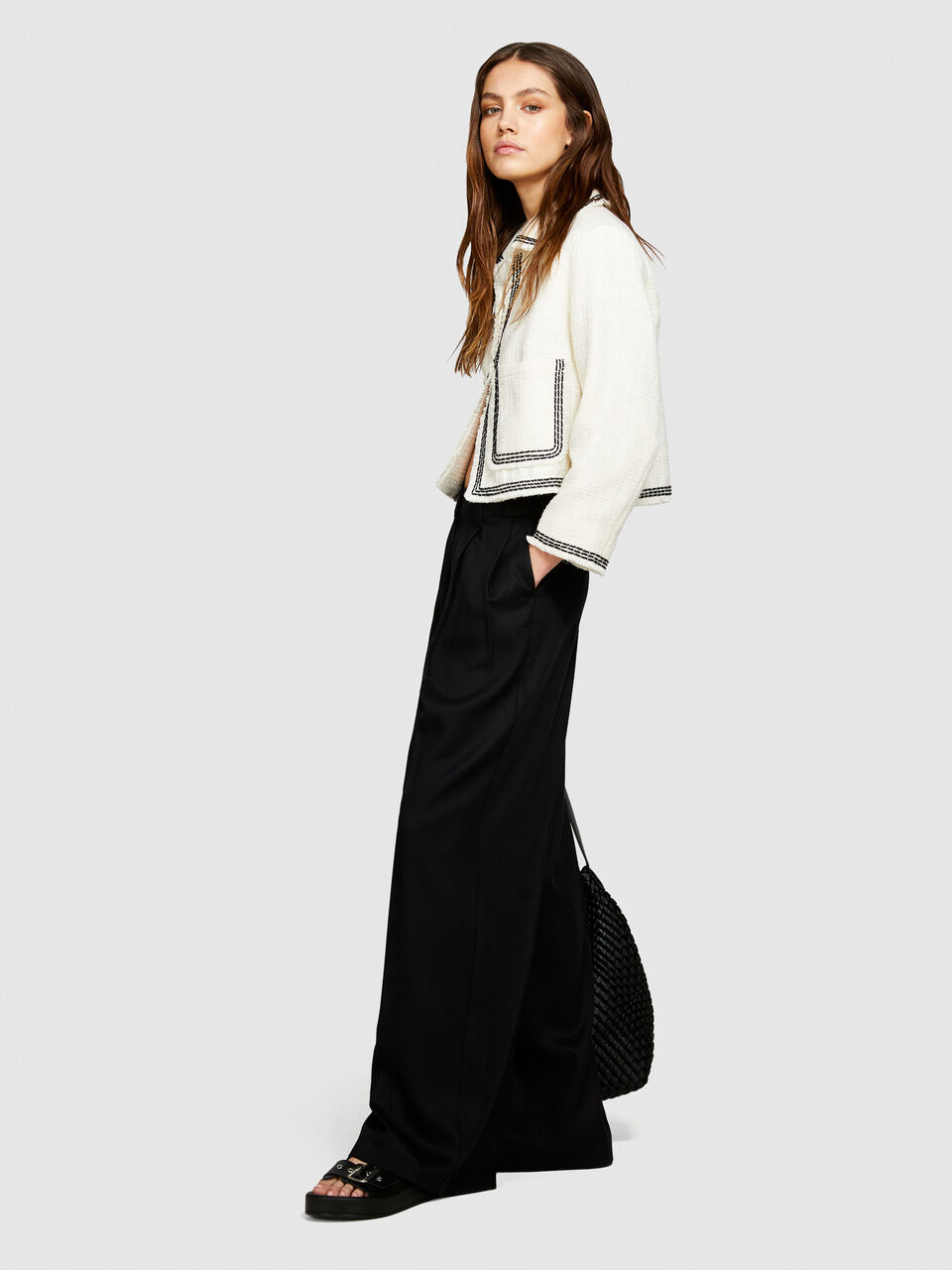 Low-waisted flare trousers Women image number null