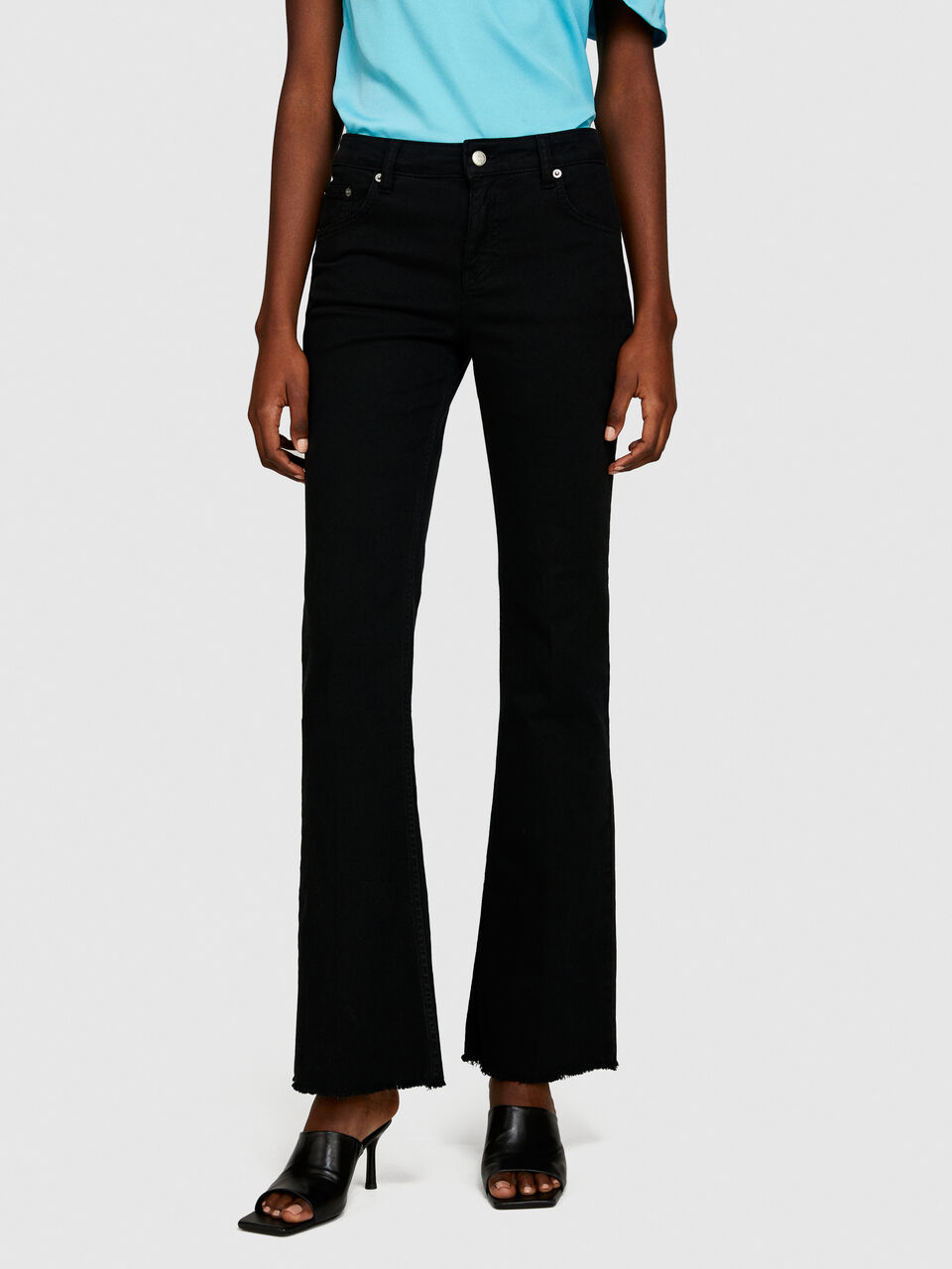 Colored flared fit jeans Women image number null