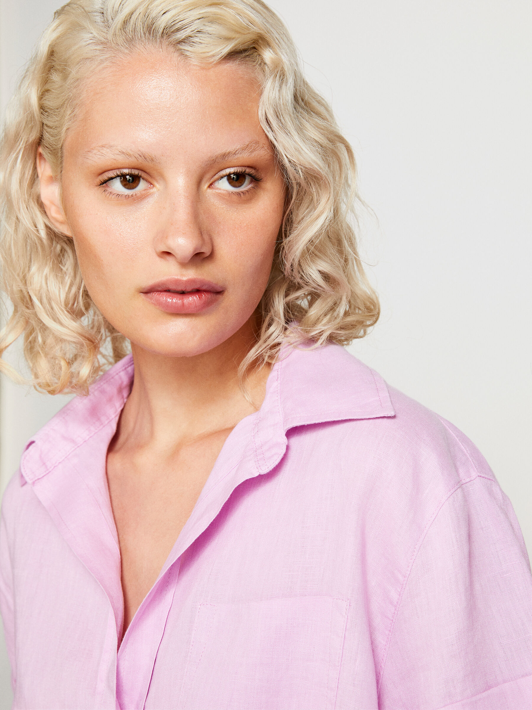 【ULLALA】Shuaren short sleeve women's fair pink Pink Wide short-sleeved shirt - Buy Online | Terranova