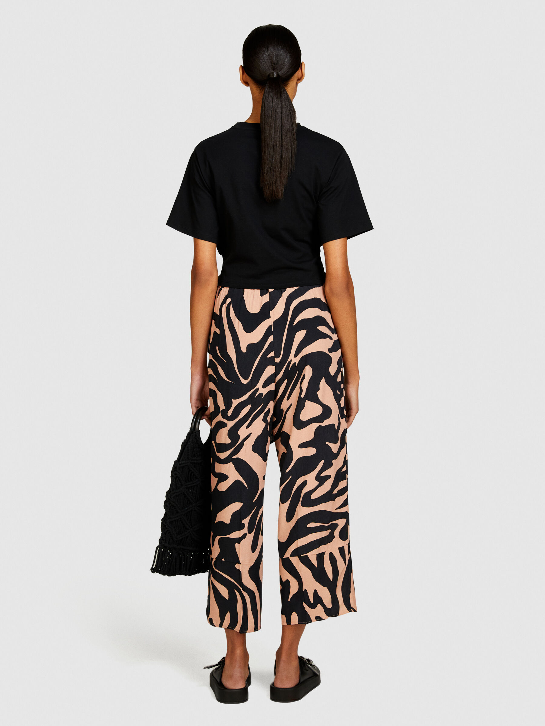 T-shirt with maxi bow, Black - Sisley