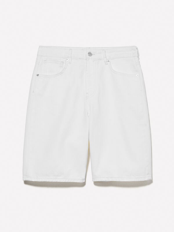 Beige relaxed fit denim bermudas Beige relaxed fit denim bermudas - women's jean shorts | Sisley