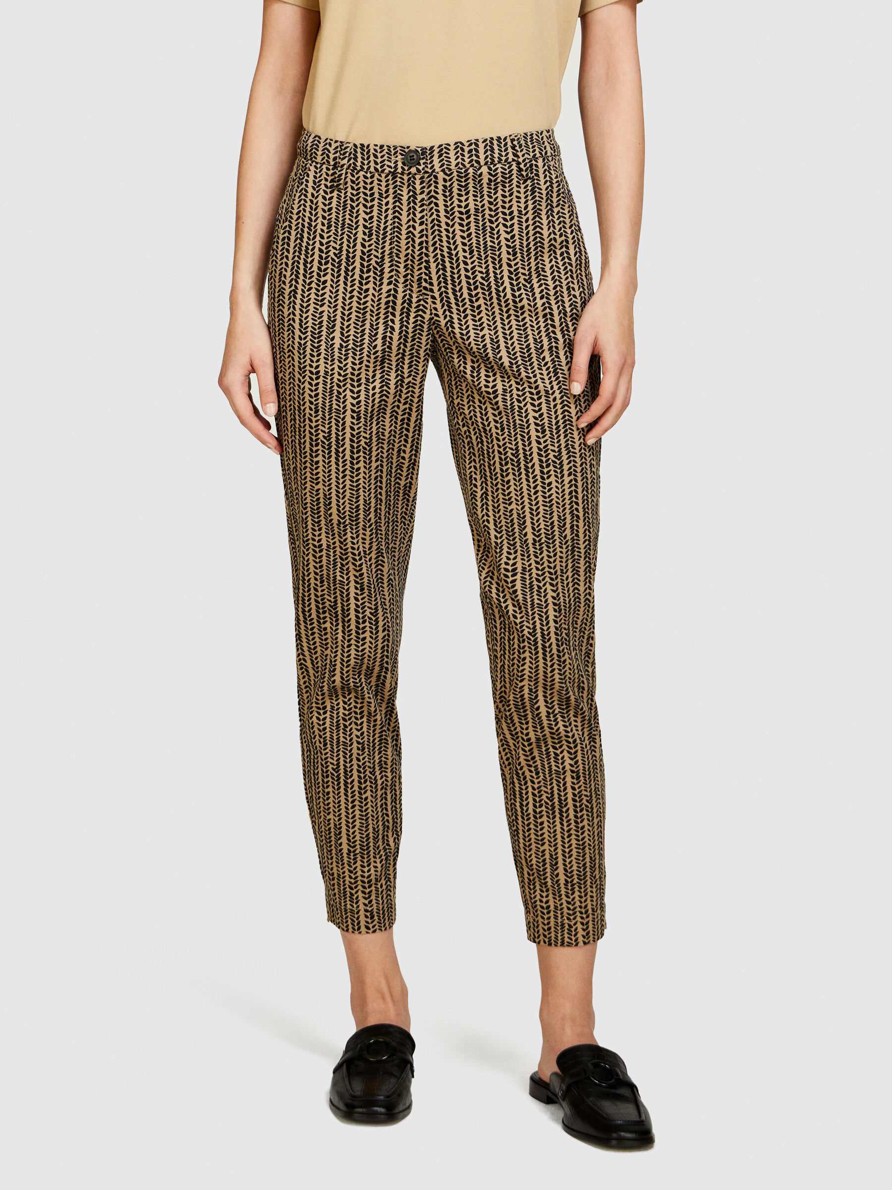 Printed cigarette trousers Women image number null