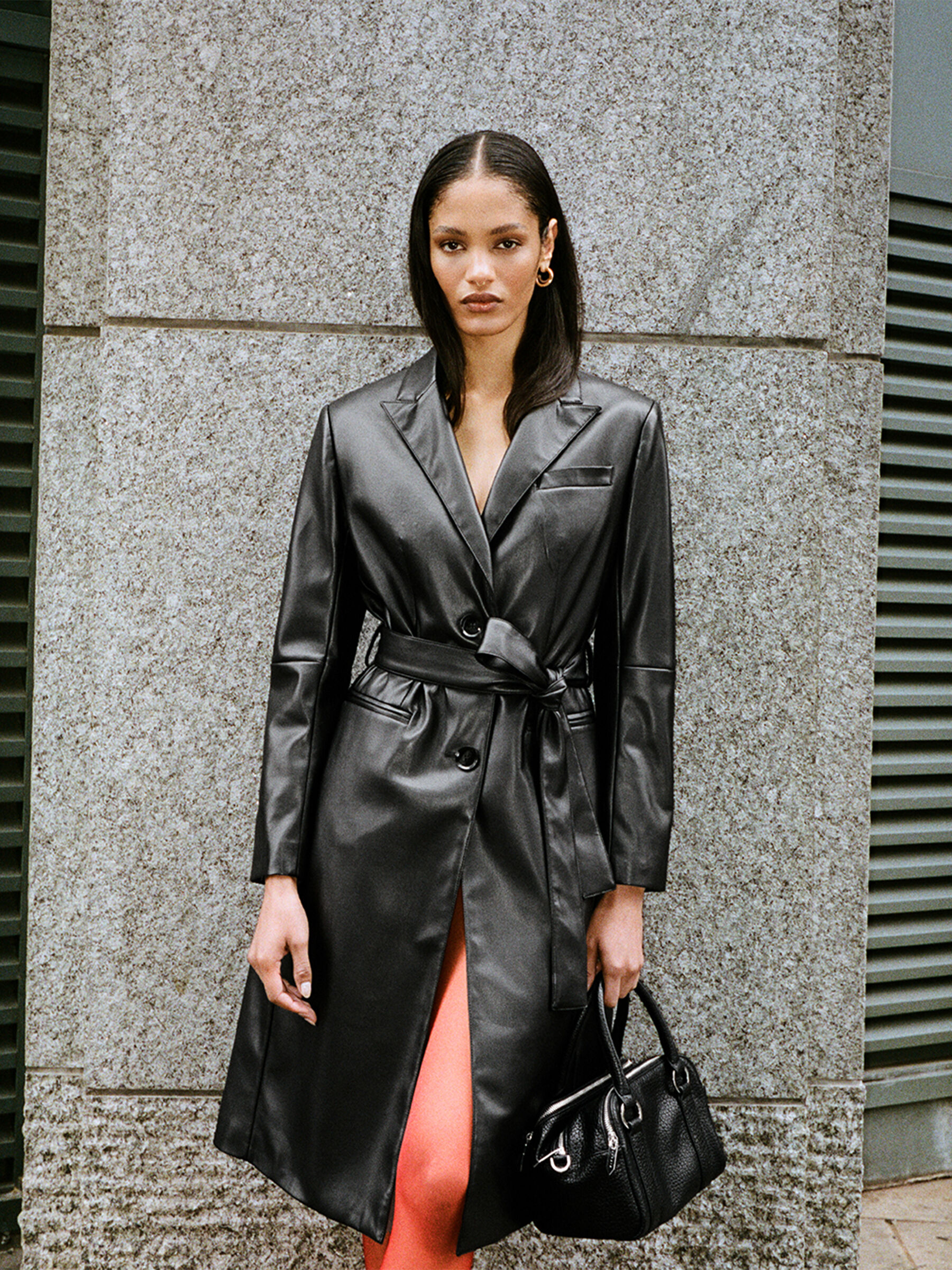 Women's short and long trench coats, elegant and casual | Sisley