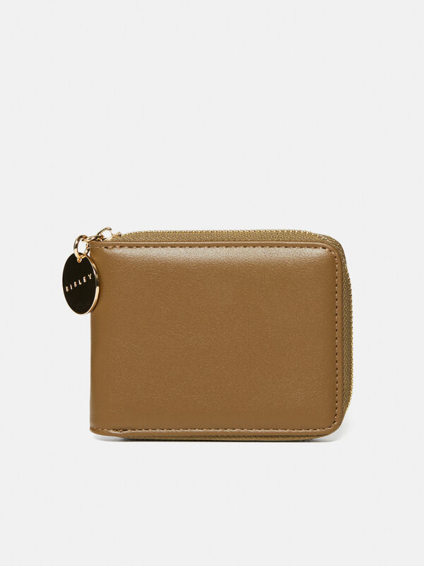 Small zip around wallet