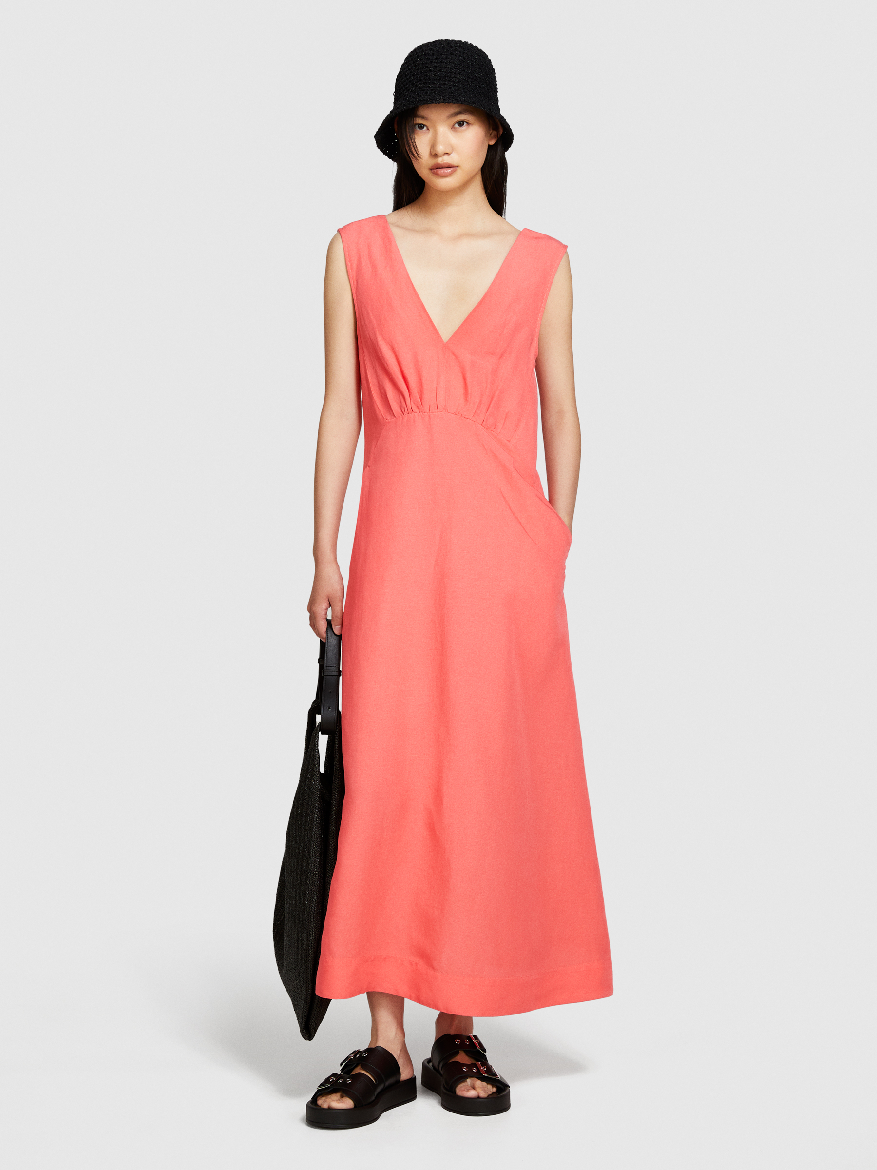 Long sleeveless dress, Coral - Sisley