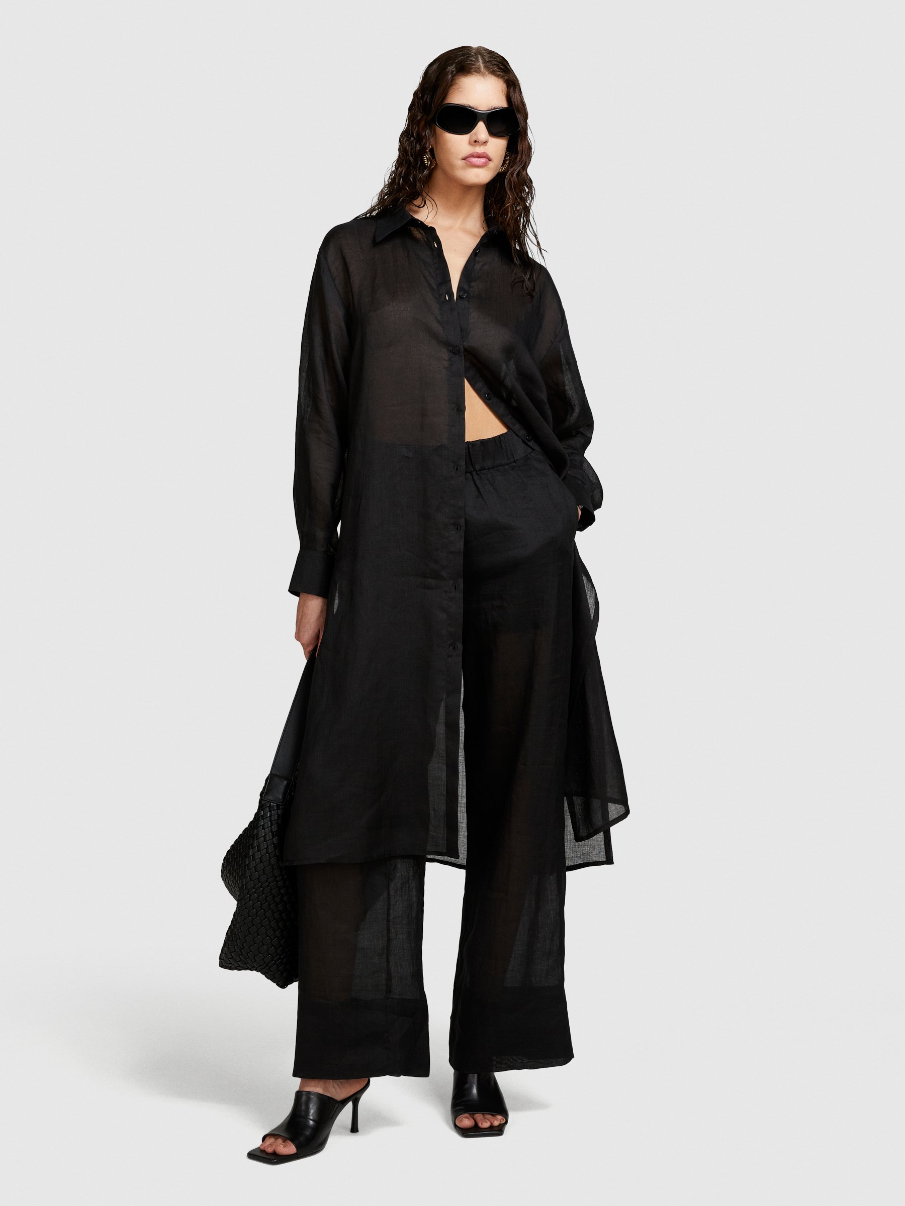 スーパーセール Ramie maxi shirt, Black - Sisley トップス